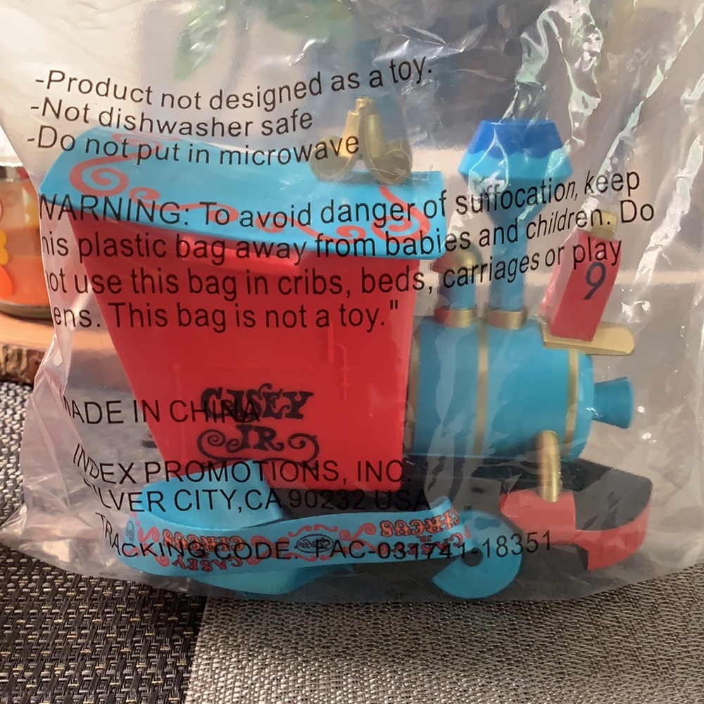 Disney Casey Train Popcorn Bucket & Dumbo Slipper. - Picture 4 of 9